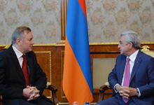 Президент принял посла Украины в Армении Ивана Кухту