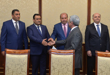 Президент Серж Саргсян провел встречу с представителями партии «Страна законности»