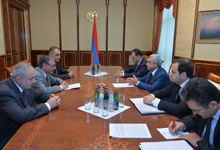 Президент Серж Саргсян провел встречу с представителями партии «Армянское общенациональное движение»