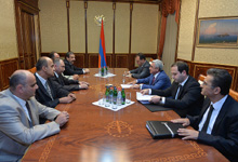 Президент Серж Саргсян провел встречу с представителями партии «Союз «Конституционное право»
