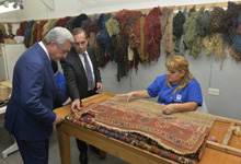 Президент Серж Саргсян посетил компанию «Мегерян Карпет»