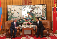 President visits China&rsquo;s embassy in Armenia on PRC national holiday 