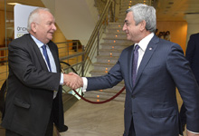Президент Серж Саргсян встретился с Председателем ЕНП Жозефом Долом