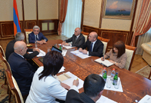 Президент созвал совещание с целью обсуждения социально-экономической ситуации и областных приоритетов Арагацотнской области