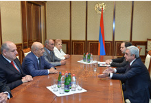 Президент провел встречу с представителями Центрального комитета Коммунистической партии Армении