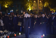 Президент Серж Саргсян на cтоличной площади Франции воздал дань уважения памяти жертв террористических актов в Париже