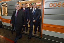  Президент посетил Ереванский метрополитен, затем присутствовал на открытии центра «Россия Молл»