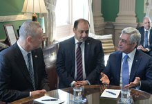  Նախագահը հանդիպում է ունեցել Մասաչուսեթսի նահանգապետ Չարլզ Բեյքերի հետ
