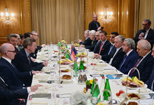  President met with the Executive Director of Germany&rsquo;s Eastern Economic Commission and leaders of business community