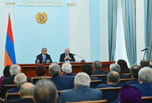 Նախագահ Սերժ Սարգսյանը հանդիպում է ունեցել Հանրային խորհրդի անդամների հետ