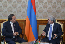Նախագահն ընդունել է Սոցինտերնի գլխավոր քարտուղար Լուիս Այալային