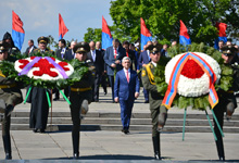 Նախագահը հարգանքի և երախտագիտության տուրք է մատուցել հայրենիքի համար իրենց կյանքը զոհաբերած զինվորների հիշատակին