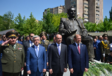  Президент Серж Саргсян присутствовал на церемонии открытия памятника маршалу Амазаспу Бабаджаняну