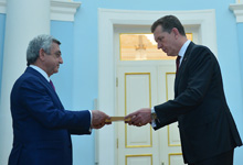  The newly appointed Ambassador of Australia presented his credentials to President Serzh Sargsyan