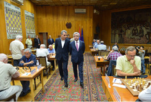 President Serzh Sargsyan visited the T. Petrossian Chess House