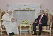  Президент Серж Саргсян провел отдельную беседу с Папой Римским Франциском