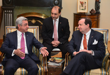 Президент направил поздравительное послание по случаю Дня Независимости США, также посетил резиденцию посла США в РА