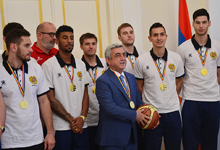 Президент принял членов сборной Армении по баскетболу