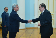  The newly appointed Ambassador of Georgia in Armenia Giorgi Saganelidze presented his credential to the President
