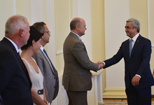 Президент Серж Саргсян принял делегацию членов парламента Франции
