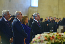Президент присутствовал на отслуженном в честь 25-летия Независимости РА Молебне о Республике