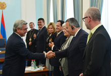  Президент Серж Саргсян принял делегацию Фонда армянской помощи