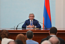  Президент принял представителей VIII Всеармянского форума журналистов