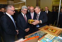 Президент присутствовал на церемониях открытия ювелирной выставки «Yerevan Show - 2016» и торгового центра «Ярмарка Ереван»