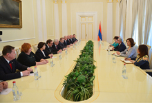 Президент принял делегацию, возглавляемую сопредседателем армяно-российской межпарламентской комиссии Николаем Рыжковым
