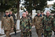 Նախագահ Սերժ Սարգսյանն Արցախում այցելել է Պաշտպանության բանակի մի շարք զորամասեր