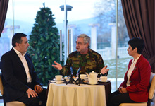 Президент Серж Саргсян в Степанакерте встретился с посетившими Арцах деятелями культуры РА