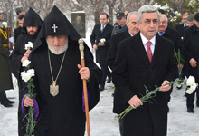 Նախագահ Սերժ Սարգսյանն այցելել է &laquo;Եռաբլուր&raquo; պանթեոն

