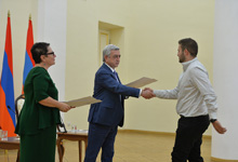 Նախագահը հանդիպում է ունեցել &laquo;Լույս&raquo; հիմնադրամի կրթաթոշակառուների հետ