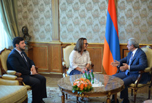 Նախագահը ընդունել է &laquo;ՍՏԱՆԴԱՐՏ&raquo; ժամանակակից արվեստի միջազգային տրիենալեի գլխավոր համադրողին