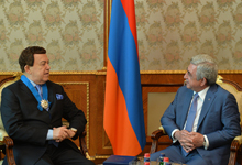 President Serzh Sargsyan receives USSR People&rsquo;s Artist Iosif Kobzon