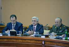 President briefed on draft 7-year program of modernization of Armed Forces