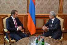 President receives RF Foreign Intelligence Service Director

