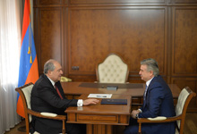 Prime Minister Karen Karapetyan tenders to President Armen Sarkissian the resignation of his government


