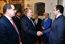 Նախագահ Արմեն Սարգսյանը հանդիպում է ունեցել Բելառուսի հայ համայնքի ներկայացուցիչների հետ

 