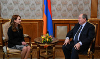 Президент Саркисян встретился с лидером и секретарём фракции НС &laquo;Мой шаг&raquo;
