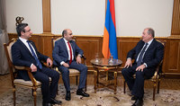 Նախագահ Սարգսյանը հանդիպել է &laquo;Լուսավոր Հայաստան&raquo; խմբակցության ղեկավարների հետ