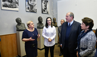 Նախագահ Սարգսյանն Արա Սարգսյանի և Հակոբ Կոջոյանի տուն-թանգարանում ազդարարել է նախագահական նոր ծրագրի մասին

 