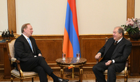 Президент Саркисян принял Исполнительного директора института &laquo;Восток-Запад&raquo;