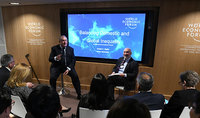 Այս աշխարհը չի լինելու գործարանների երկիր, այն երիտասարդների աշխարհ է լինելու․ նախագահ Արմեն Սարգսյանը Դավոսի համաժողովում որպես բանախոս մասնակցել է &laquo;Հավասարակշռելով ներքին և գլոբալ անհավասարությունը&raquo; թեմայով քննարկմանը