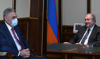 President Sarkissian continues meetings with experts of the healthcare area: he met with Harutyun Kushkian &ndash; Director General of Erebuni, the largest medical center of the Republic