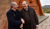 Президент Армен Саркисян поздравил Бако Саакяна с 60-летием