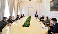 Президент Армен Саркисян встретился с группой не входящих во фракции НС депутатов