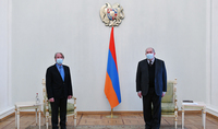 Le Président Armen Sarkissian a reçu l'ancien ministre français des affaires étrangères Bernard Kouchner