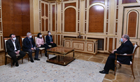 Президент Армен Саркисян встретился с группой депутатов, не входящих во фракции НС