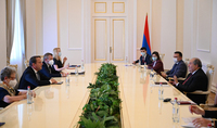Le président Armen Sarkissian a reçu le commissaire chargé de la politique européenne de voisinage et des négociations d'élargissement Olivér Várhelyi